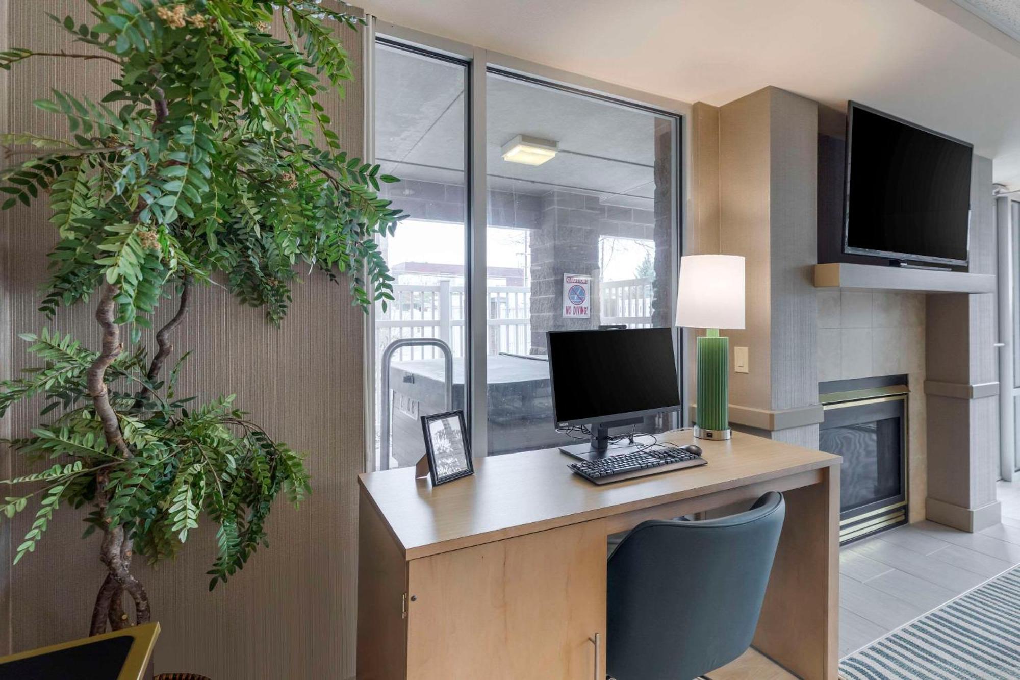 Comfort Inn & Suites Boulder Bagian luar foto